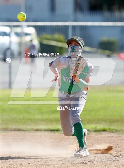 Thumbnail 2 in Highland @ Gardena (CIF Southern Regional D4 Semifinal) photogallery.