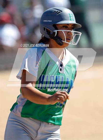 Thumbnail 2 in Highland @ Gardena (CIF Southern Regional D4 Semifinal) photogallery.