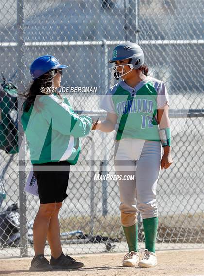 Thumbnail 2 in Highland @ Gardena (CIF Southern Regional D4 Semifinal) photogallery.
