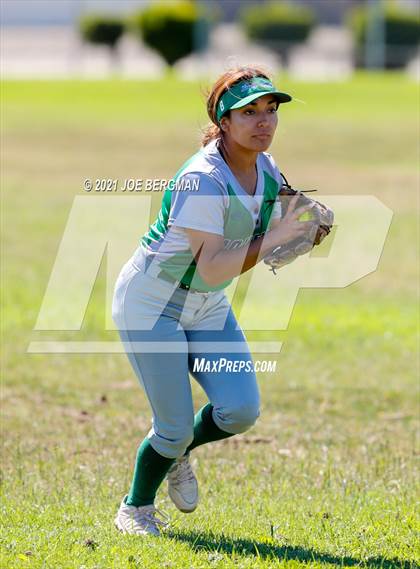 Thumbnail 1 in Highland @ Gardena (CIF Southern Regional D4 Semifinal) photogallery.