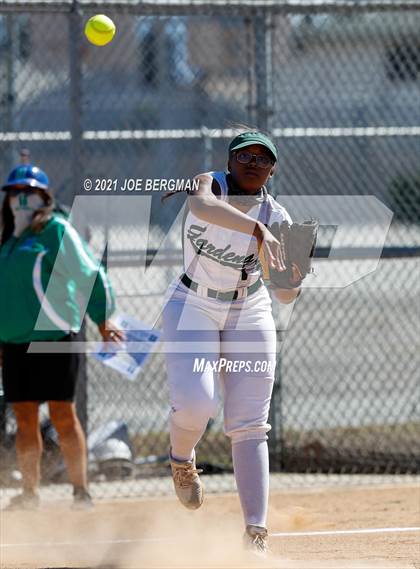 Thumbnail 3 in Highland @ Gardena (CIF Southern Regional D4 Semifinal) photogallery.