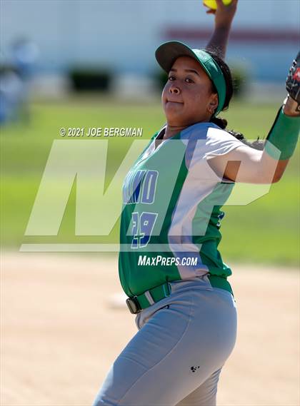 Thumbnail 3 in Highland @ Gardena (CIF Southern Regional D4 Semifinal) photogallery.