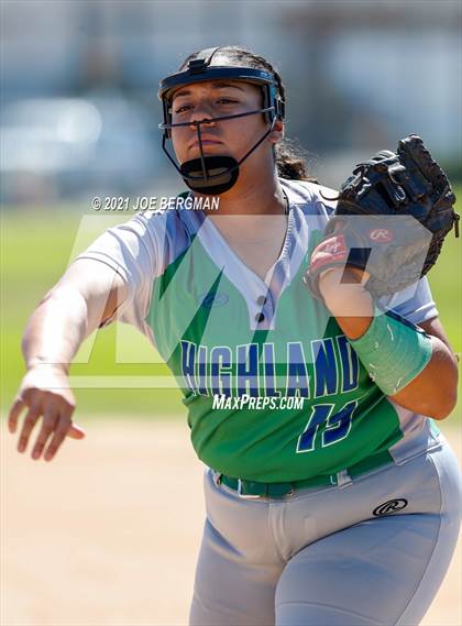 Thumbnail 2 in Highland @ Gardena (CIF Southern Regional D4 Semifinal) photogallery.