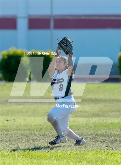 Thumbnail 3 in Highland @ Gardena (CIF Southern Regional D4 Semifinal) photogallery.
