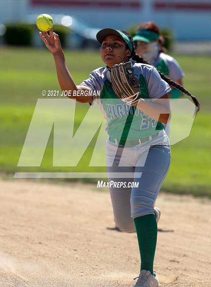 Thumbnail 1 in Highland @ Gardena (CIF Southern Regional D4 Semifinal) photogallery.