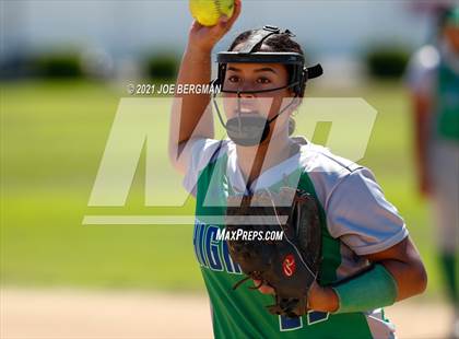 Thumbnail 1 in Highland @ Gardena (CIF Southern Regional D4 Semifinal) photogallery.