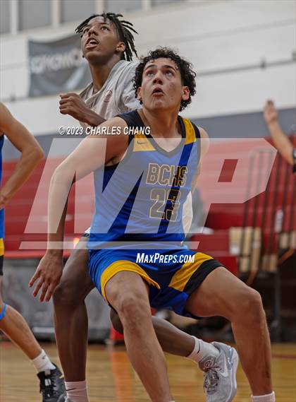Thumbnail 3 in North vs. Bakersfield Christian (Russ Peterich Viking Tippoff Classic) photogallery.