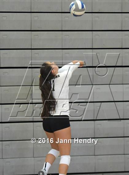 Thumbnail 2 in Archbishop Mitty vs. Walton (Durango Fall Classic) photogallery.