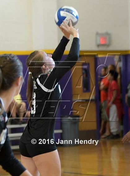 Thumbnail 2 in Archbishop Mitty vs. Walton (Durango Fall Classic) photogallery.