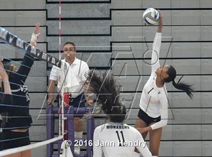 Thumbnail 2 in Archbishop Mitty vs. Walton (Durango Fall Classic) photogallery.
