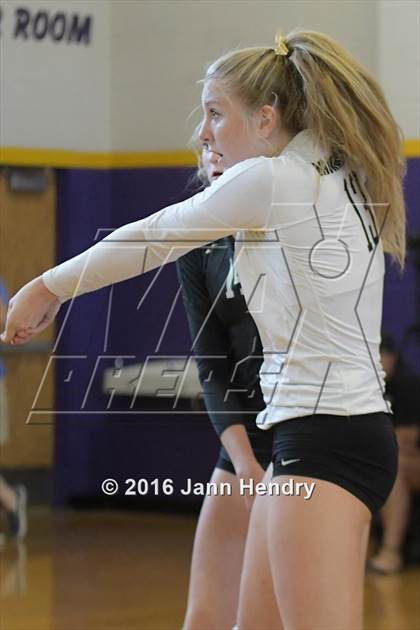 Thumbnail 2 in Archbishop Mitty vs. Walton (Durango Fall Classic) photogallery.