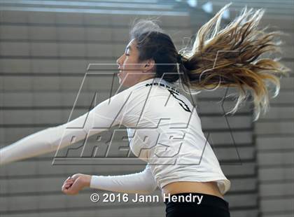 Thumbnail 2 in Archbishop Mitty vs. Walton (Durango Fall Classic) photogallery.