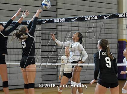 Thumbnail 1 in Archbishop Mitty vs. Walton (Durango Fall Classic) photogallery.
