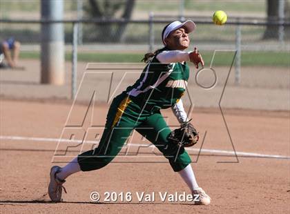 Thumbnail 2 in Pueblo vs. Canyon del Oro photogallery.
