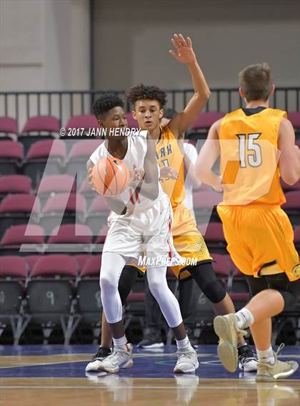 Thumbnail 2 in Clark vs. Pasadena (Tarkanian Classic) photogallery.