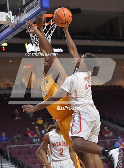 Thumbnail 1 in Clark vs. Pasadena (Tarkanian Classic) photogallery.