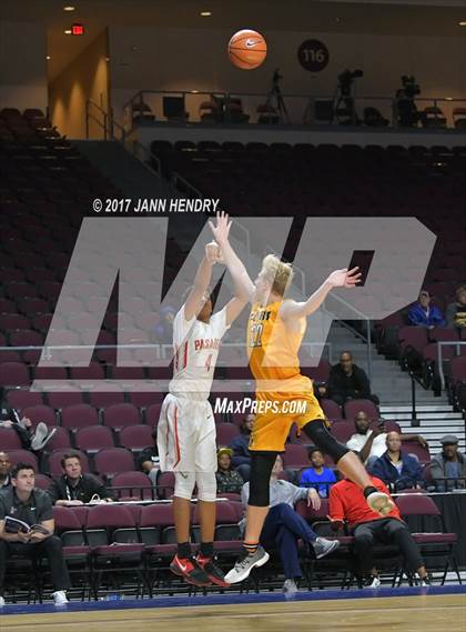 Thumbnail 2 in Clark vs. Pasadena (Tarkanian Classic) photogallery.