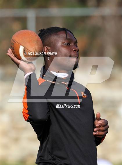 Thumbnail 3 in Marlborough @ Hudson (115th Annual Thanksgiving Bowl) photogallery.