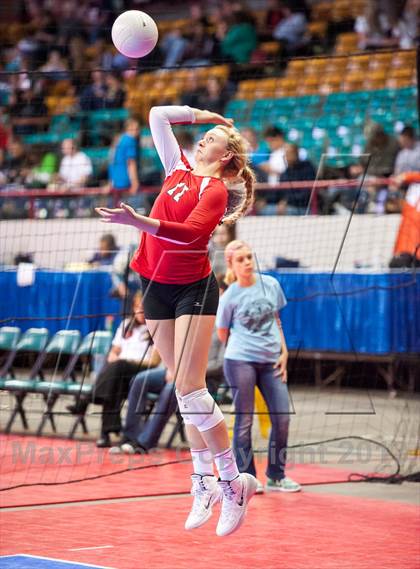 Thumbnail 1 in Arapahoe vs. Eaglecrest (CHSAA 5A Semifinal) photogallery.