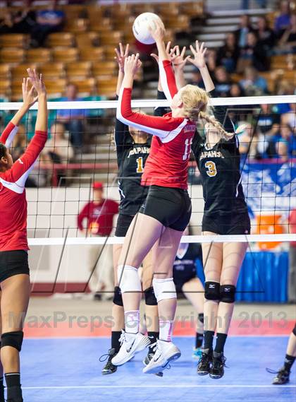Thumbnail 2 in Arapahoe vs. Eaglecrest (CHSAA 5A Semifinal) photogallery.