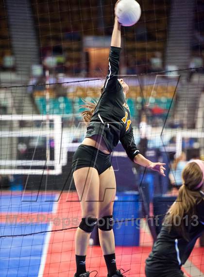 Thumbnail 3 in Arapahoe vs. Eaglecrest (CHSAA 5A Semifinal) photogallery.