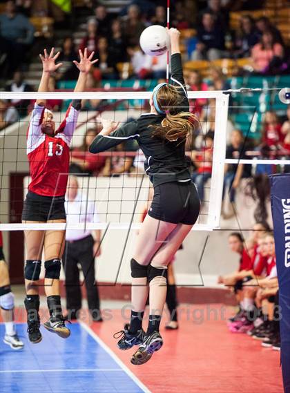 Thumbnail 1 in Arapahoe vs. Eaglecrest (CHSAA 5A Semifinal) photogallery.