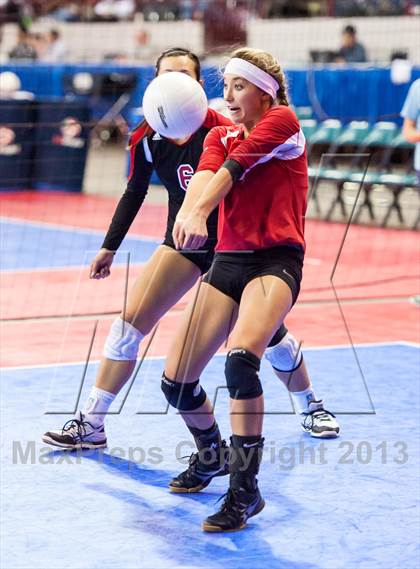 Thumbnail 3 in Arapahoe vs. Eaglecrest (CHSAA 5A Semifinal) photogallery.