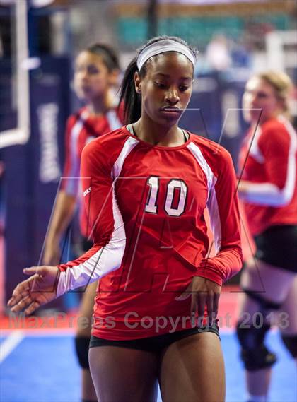 Thumbnail 1 in Arapahoe vs. Eaglecrest (CHSAA 5A Semifinal) photogallery.