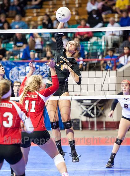 Thumbnail 1 in Arapahoe vs. Eaglecrest (CHSAA 5A Semifinal) photogallery.
