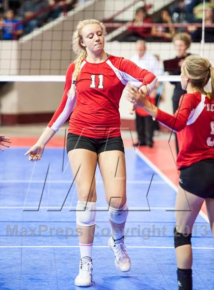 Thumbnail 2 in Arapahoe vs. Eaglecrest (CHSAA 5A Semifinal) photogallery.