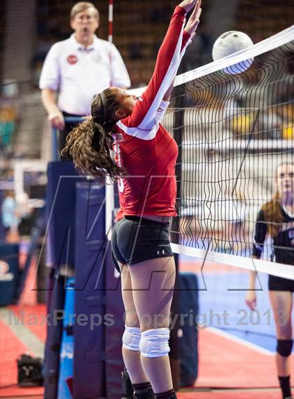 Thumbnail 2 in Arapahoe vs. Eaglecrest (CHSAA 5A Semifinal) photogallery.