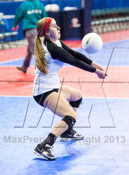 Thumbnail 2 in Arapahoe vs. Eaglecrest (CHSAA 5A Semifinal) photogallery.