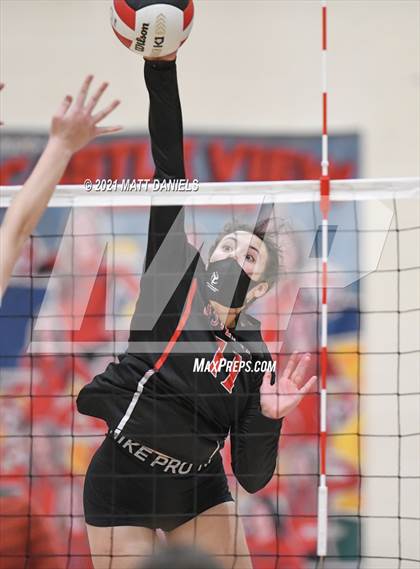 Thumbnail 2 in Regis Jesuit @ Castle View photogallery.