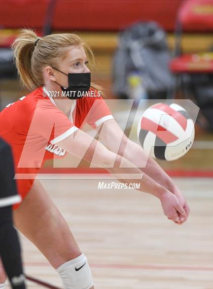 Thumbnail 1 in Regis Jesuit @ Castle View photogallery.