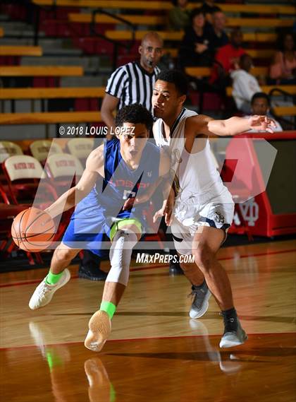 Thumbnail 3 in Los Alamitos vs. St. John Bosco (Nike Extravaganza) photogallery.