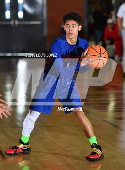 Thumbnail 3 in Los Alamitos vs. St. John Bosco (Nike Extravaganza) photogallery.
