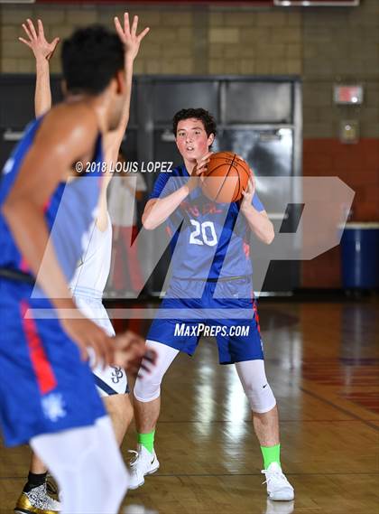 Thumbnail 2 in Los Alamitos vs. St. John Bosco (Nike Extravaganza) photogallery.