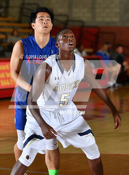 Thumbnail 1 in Los Alamitos vs. St. John Bosco (Nike Extravaganza) photogallery.