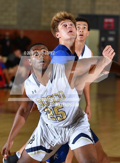 Thumbnail 2 in Los Alamitos vs. St. John Bosco (Nike Extravaganza) photogallery.