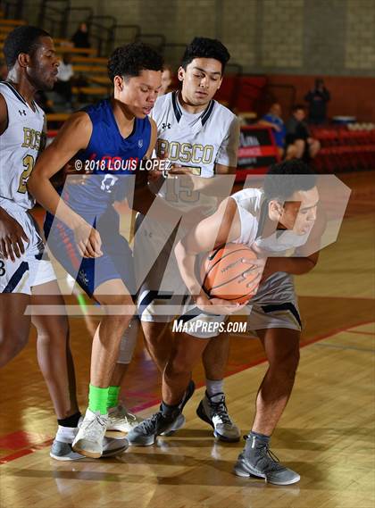 Thumbnail 1 in Los Alamitos vs. St. John Bosco (Nike Extravaganza) photogallery.