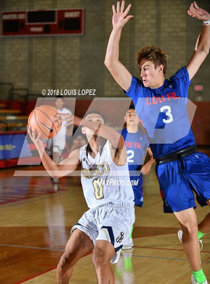 Thumbnail 2 in Los Alamitos vs. St. John Bosco (Nike Extravaganza) photogallery.