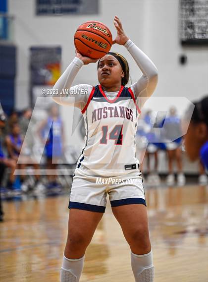 Thumbnail 3 in Madisonville vs Connally (UIL 4A Reg III Semifinal) photogallery.