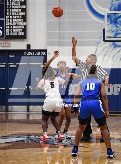 Thumbnail 1 in Madisonville vs Connally (UIL 4A Reg III Semifinal) photogallery.
