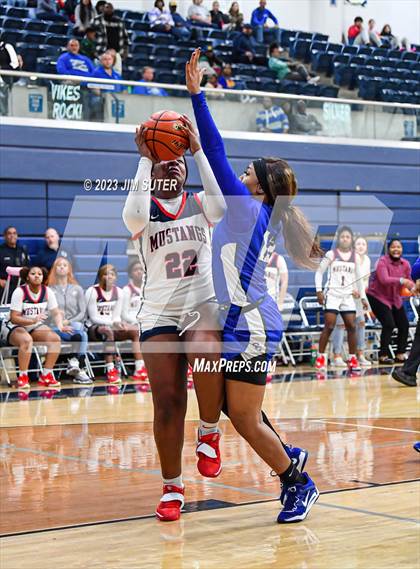 Thumbnail 3 in Madisonville vs Connally (UIL 4A Reg III Semifinal) photogallery.