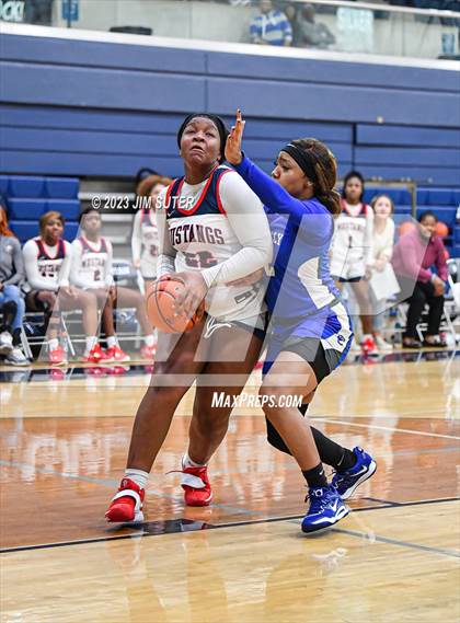 Thumbnail 1 in Madisonville vs Connally (UIL 4A Reg III Semifinal) photogallery.