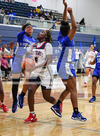 Thumbnail 3 in Madisonville vs Connally (UIL 4A Reg III Semifinal) photogallery.