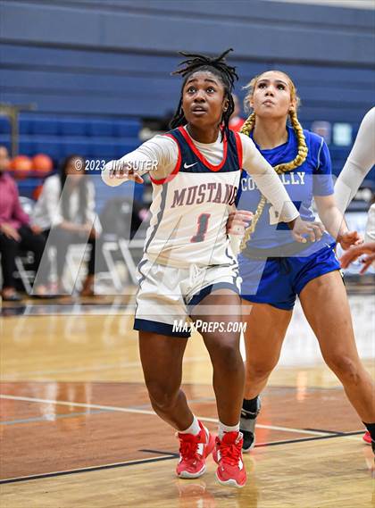 Thumbnail 3 in Madisonville vs Connally (UIL 4A Reg III Semifinal) photogallery.