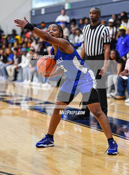 Thumbnail 3 in Madisonville vs Connally (UIL 4A Reg III Semifinal) photogallery.