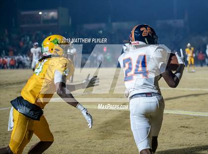 Thumbnail 1 in Richmond vs Zebulon B. Vance (NCHSAA 4AA Western Regional Final) photogallery.