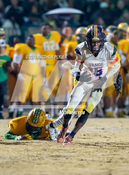 Thumbnail 1 in Richmond vs Zebulon B. Vance (NCHSAA 4AA Western Regional Final) photogallery.